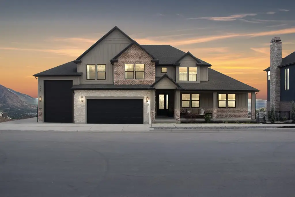 2-3892-25UE(2026 PARADE HOME)